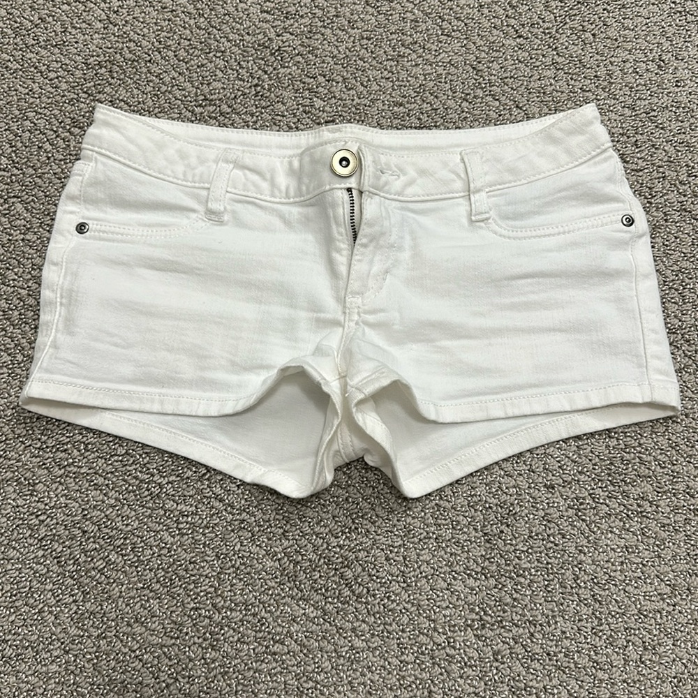 Like new, white shorts
